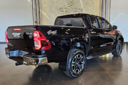 TOYOTA HILUX 2.8 D-4D TURBO DIESEL CD SRX 4X4 AUTOMÁTICO 2023