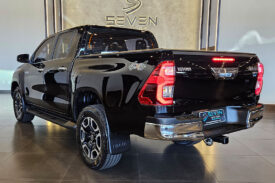 TOYOTA HILUX 2.8 D-4D TURBO DIESEL CD SRX 4X4 AUTOMÁTICO 2023