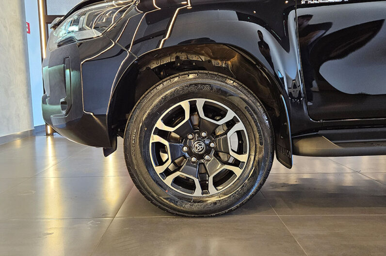 TOYOTA HILUX 2.8 D-4D TURBO DIESEL CD SRX 4X4 AUTOMÁTICO 2023