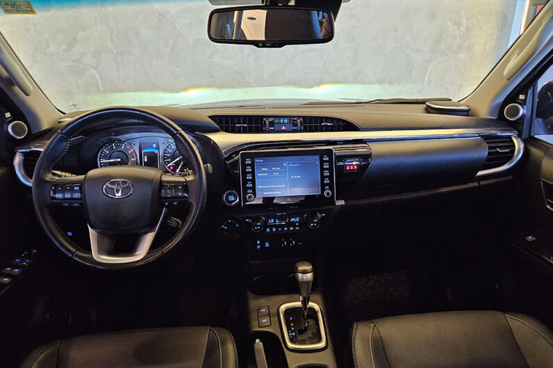 TOYOTA HILUX 2.8 D-4D TURBO DIESEL CD SRX 4X4 AUTOMÁTICO 2023