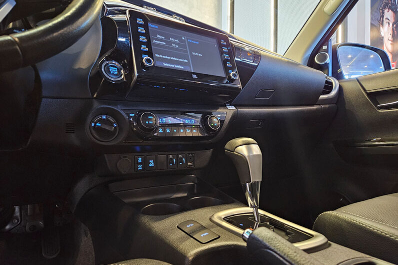 TOYOTA HILUX 2.8 D-4D TURBO DIESEL CD SRX 4X4 AUTOMÁTICO 2023