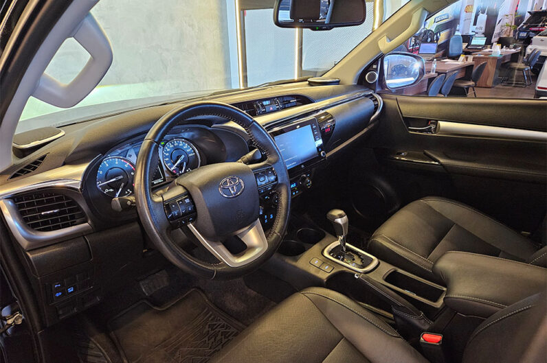 TOYOTA HILUX 2.8 D-4D TURBO DIESEL CD SRX 4X4 AUTOMÁTICO 2023