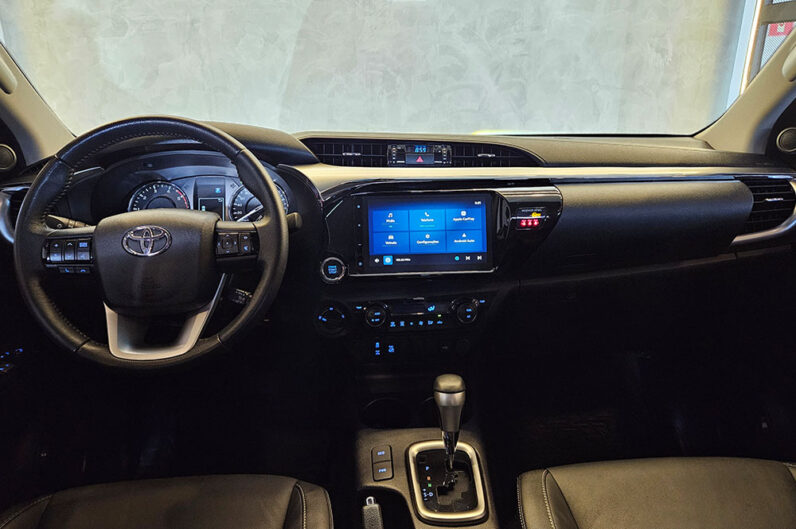 TOYOTA HILUX 2.8 D-4D TURBO DIESEL CD SRV 4X4 AUTOMÁTICO 2024