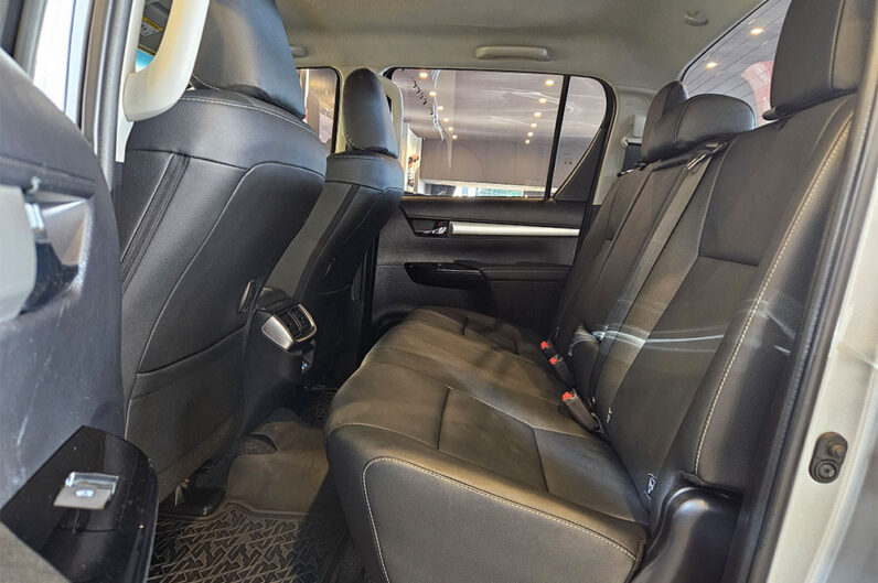 TOYOTA HILUX 2.8 D-4D TURBO DIESEL CD SRV 4X4 AUTOMÁTICO 2024