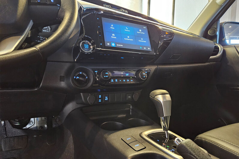 TOYOTA HILUX 2.8 D-4D TURBO DIESEL CD SRV 4X4 AUTOMÁTICO 2024