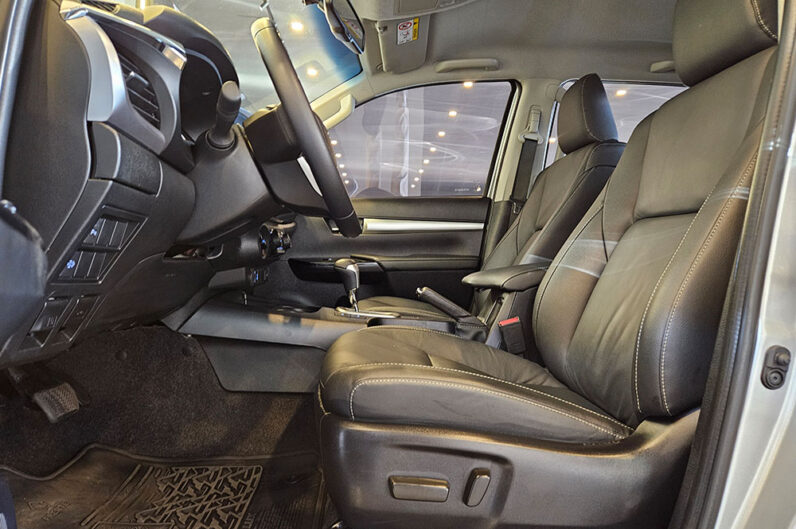 TOYOTA HILUX 2.8 D-4D TURBO DIESEL CD SRV 4X4 AUTOMÁTICO 2024