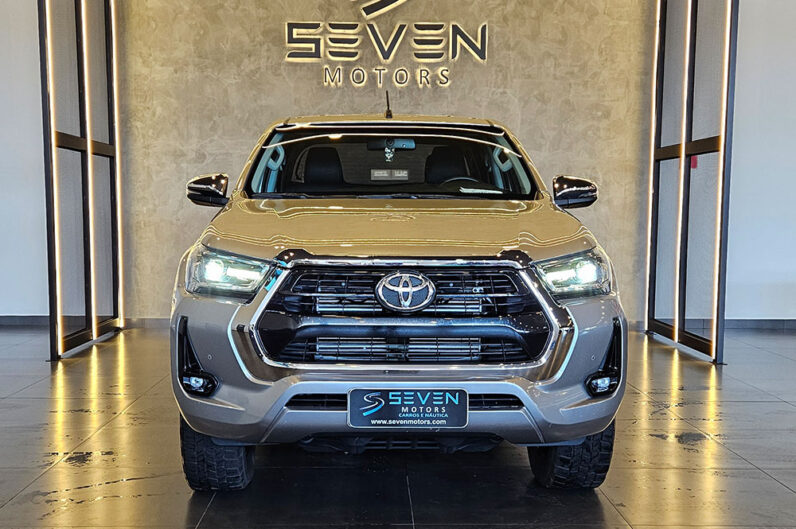 TOYOTA HILUX 2.8 D-4D TURBO DIESEL CD SRV 4X4 AUTOMÁTICO 2024