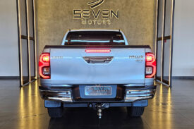 TOYOTA HILUX 2.8 D-4D TURBO DIESEL CD SRV 4X4 AUTOMÁTICO 2024