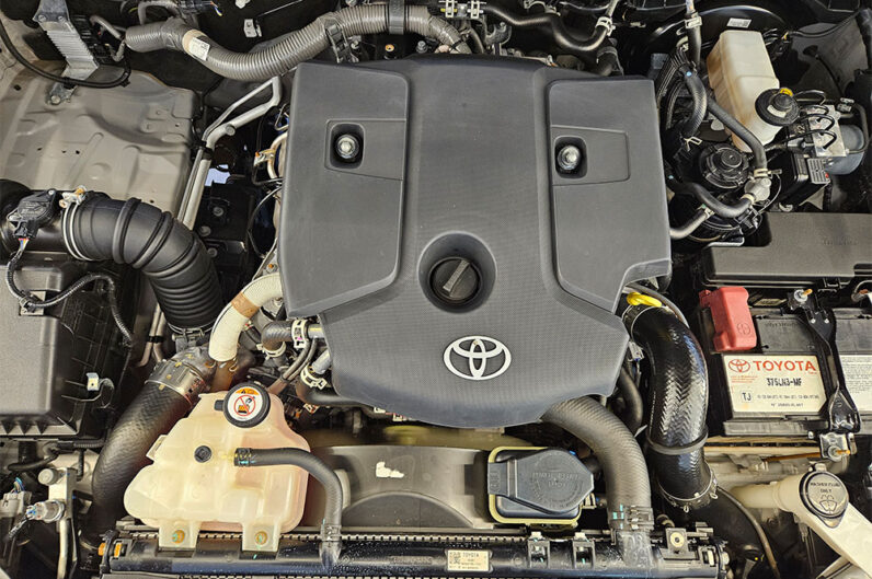 TOYOTA HILUX 2.8 D-4D TURBO DIESEL CD SRV 4X4 AUTOMÁTICO 2024