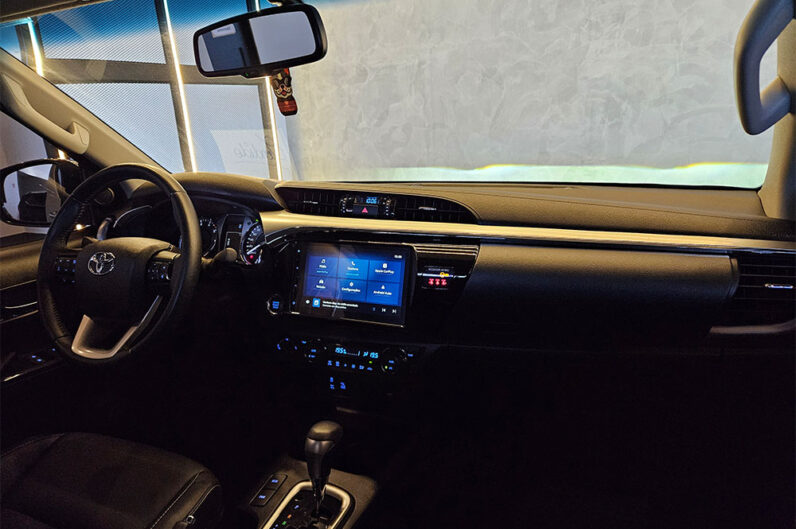 TOYOTA HILUX 2.8 D-4D TURBO DIESEL CD SRV 4X4 AUTOMÁTICO 2024