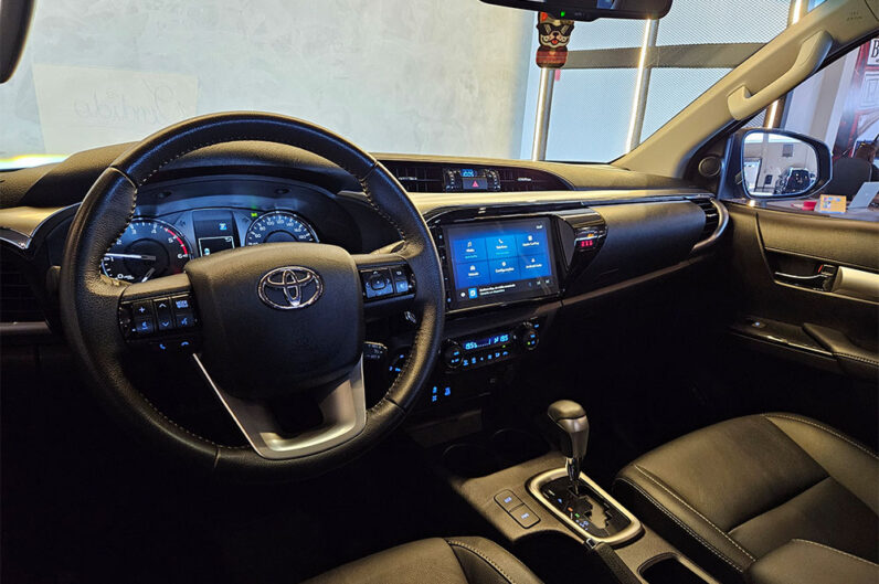 TOYOTA HILUX 2.8 D-4D TURBO DIESEL CD SRV 4X4 AUTOMÁTICO 2024