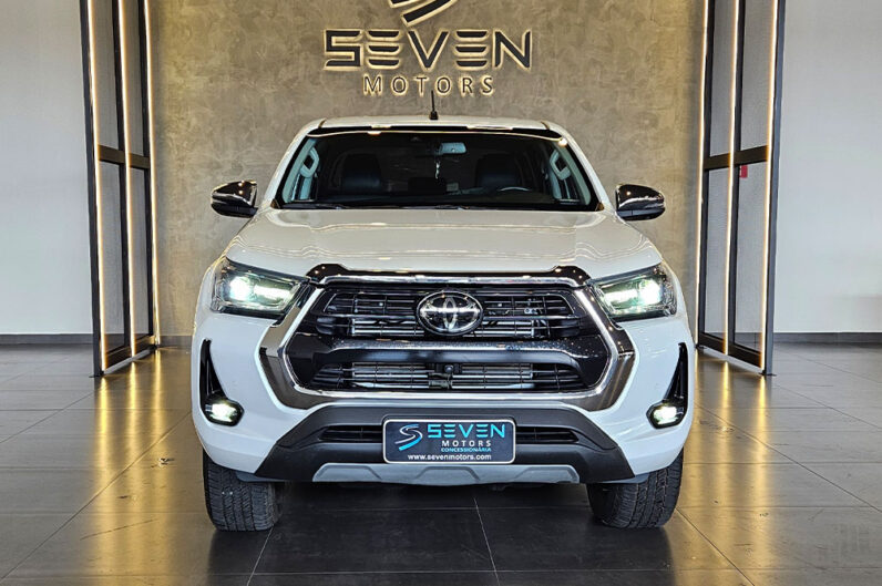 TOYOTA HILUX 2.8 D-4D TURBO DIESEL CD SRX 4X4 AUTOMÁTICO 2024