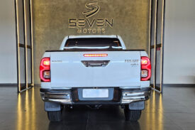 TOYOTA HILUX 2.8 D-4D TURBO DIESEL CD SRX 4X4 AUTOMÁTICO 2024