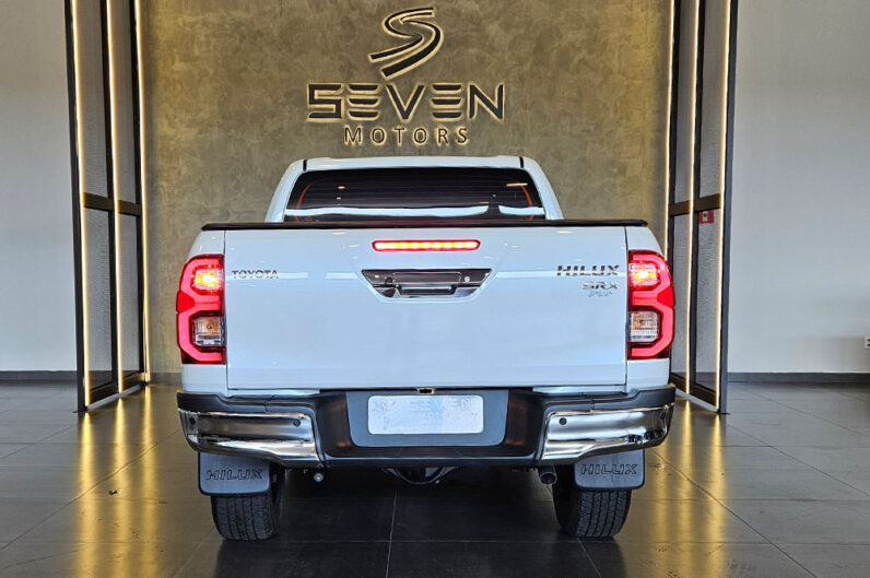 TOYOTA HILUX 2.8 D-4D TURBO DIESEL CD SRX 4X4 AUTOMÁTICO 2024