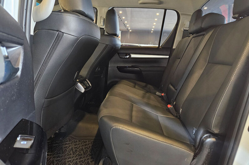 TOYOTA HILUX 2.8 D-4D TURBO DIESEL CD SRX 4X4 AUTOMÁTICO 2024