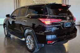 TOYOTA HILUX SW4 2.8 D-4D TURBO DIESEL SRX 7L 4X4 AUTOMÁTICO 2022