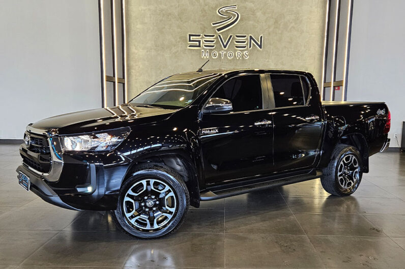 TOYOTA HILUX 2.8 D-4D TURBO DIESEL CD SRV 4X4 AUTOMÁTICO 2022