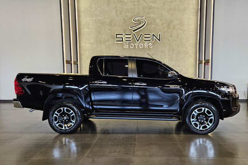 TOYOTA HILUX 2.8 D-4D TURBO DIESEL CD SRV 4X4 AUTOMÁTICO 2022