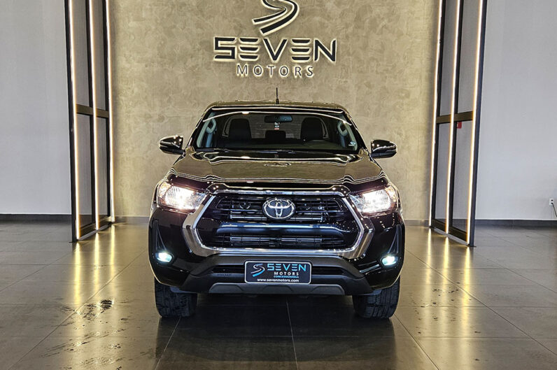 TOYOTA HILUX 2.8 D-4D TURBO DIESEL CD SRV 4X4 AUTOMÁTICO 2022