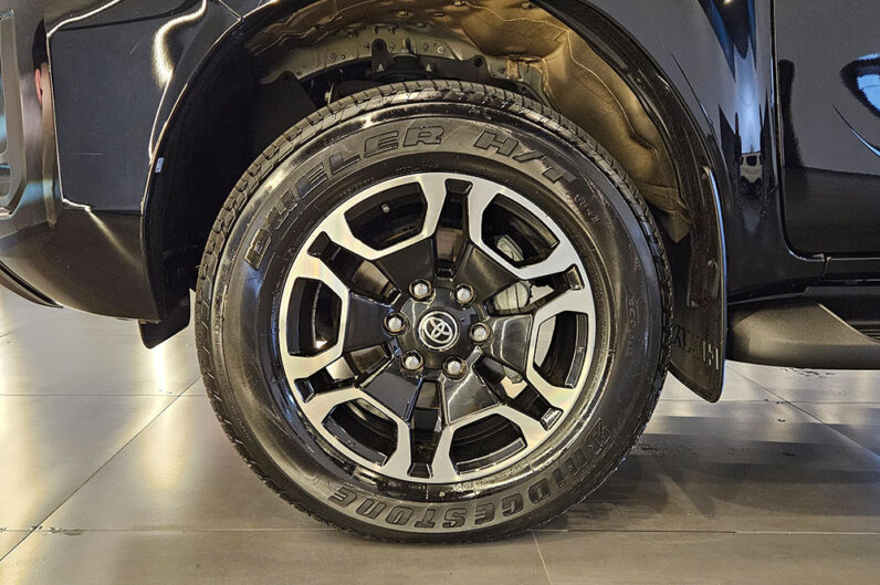 TOYOTA HILUX 2.8 D-4D TURBO DIESEL CD SRV 4X4 AUTOMÁTICO 2022