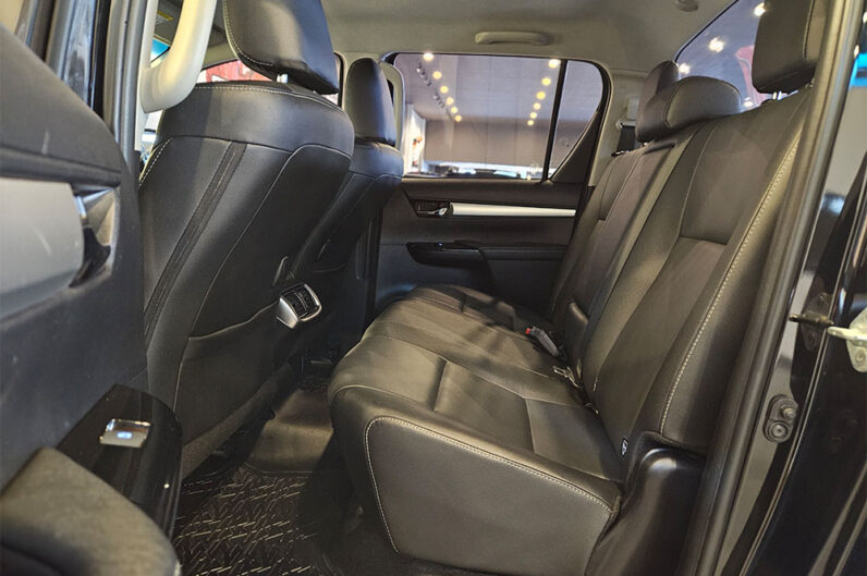 TOYOTA HILUX 2.8 D-4D TURBO DIESEL CD SRV 4X4 AUTOMÁTICO 2022