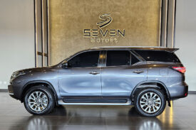 TOYOTA HILUX SW4 2.8 D-4D TURBO DIESEL SRX 7L 4X4 AUTOMÁTICO