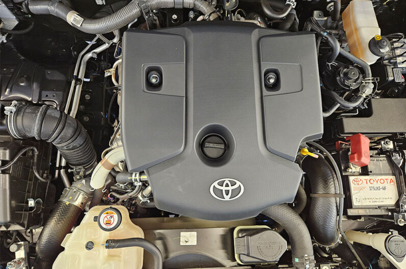 TOYOTA HILUX SW4 2.8 D-4D TURBO DIESEL SRX 7L 4X4 AUTOMÁTICO