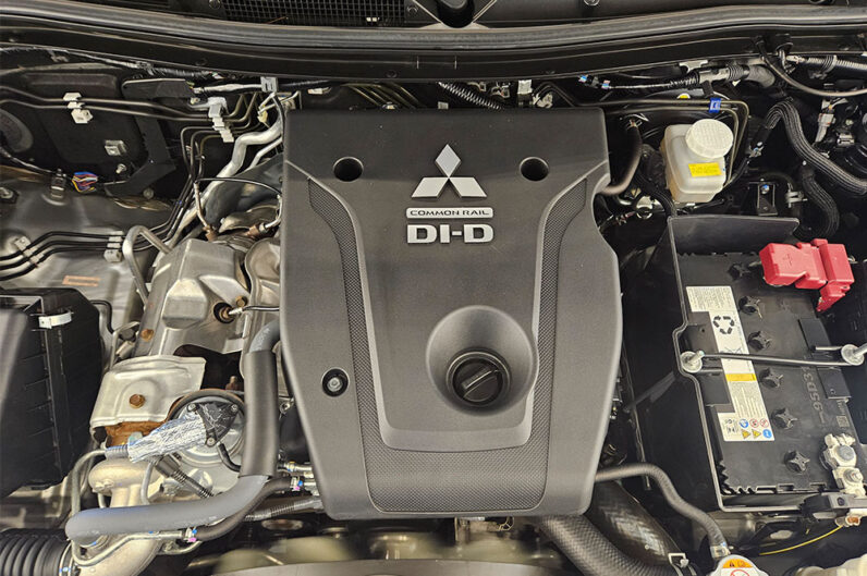 MITSUBISHI PAJERO SPORT 2.4 16V MIVEC TURBO DIESEL LEGEND AWD AUTOMÁTICO 2024