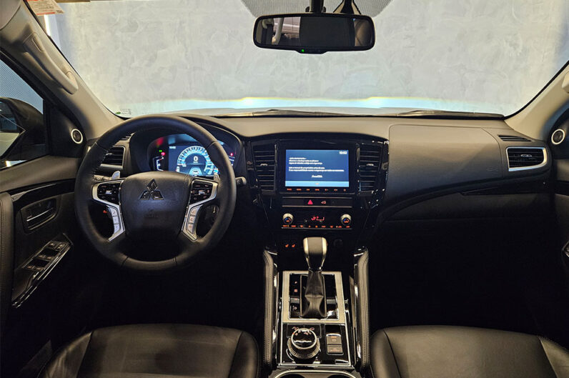 MITSUBISHI PAJERO SPORT 2.4 16V MIVEC TURBO DIESEL LEGEND AWD AUTOMÁTICO 2024