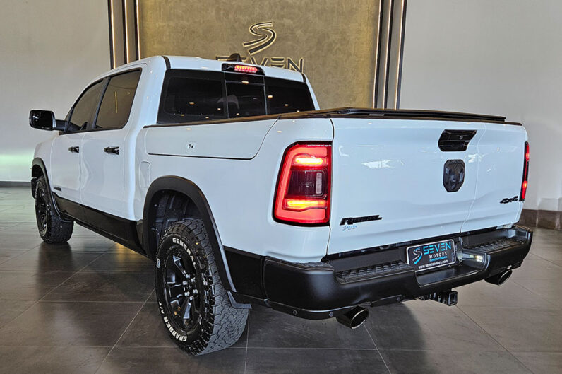 RAM 1500 5.7 V8 GASOLINA REBEL CD 4X4 AUTOMÁTICO 2023