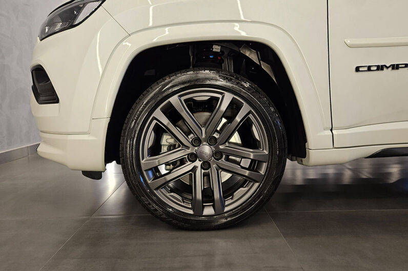 JEEP COMPASS 2.0 HURACAN 4 TURBO GASOLINA OVERLAND AT9 2025