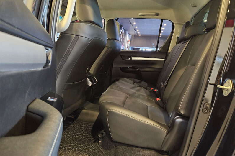 TOYOTA HILUX 2.8 D-4D TURBO DIESEL CD SRX 4X4 AUTOMÁTICO 2024