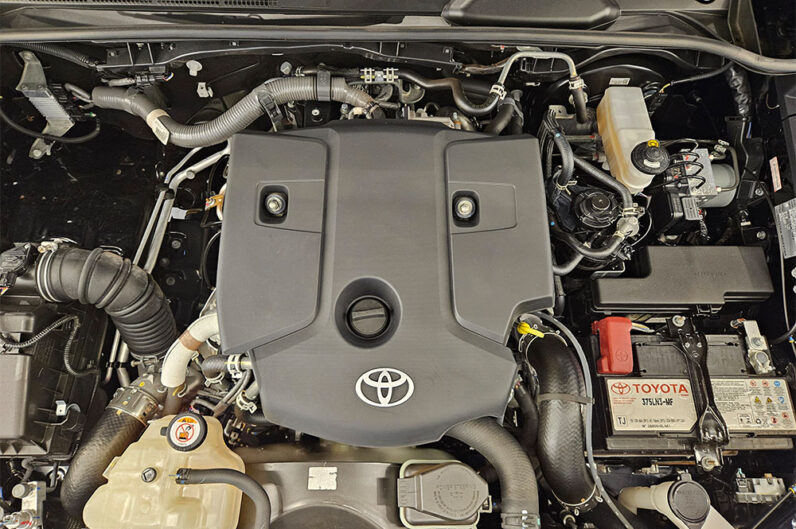 TOYOTA HILUX 2.8 D-4D TURBO DIESEL CD SRX 4X4 AUTOMÁTICO 2024