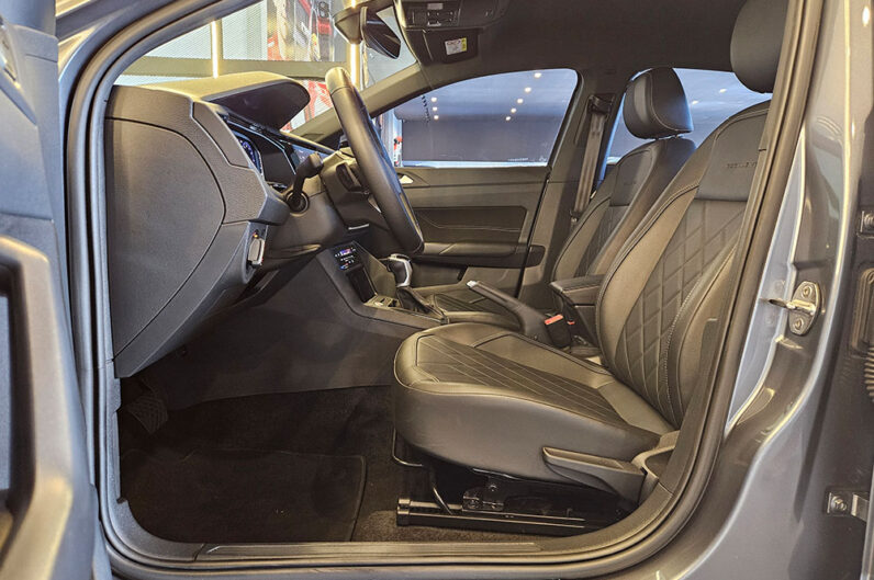 VOLKSWAGEN VIRTUS 1.4 250 TSI EXCLUSIVE AUTOMÁTICO 2024